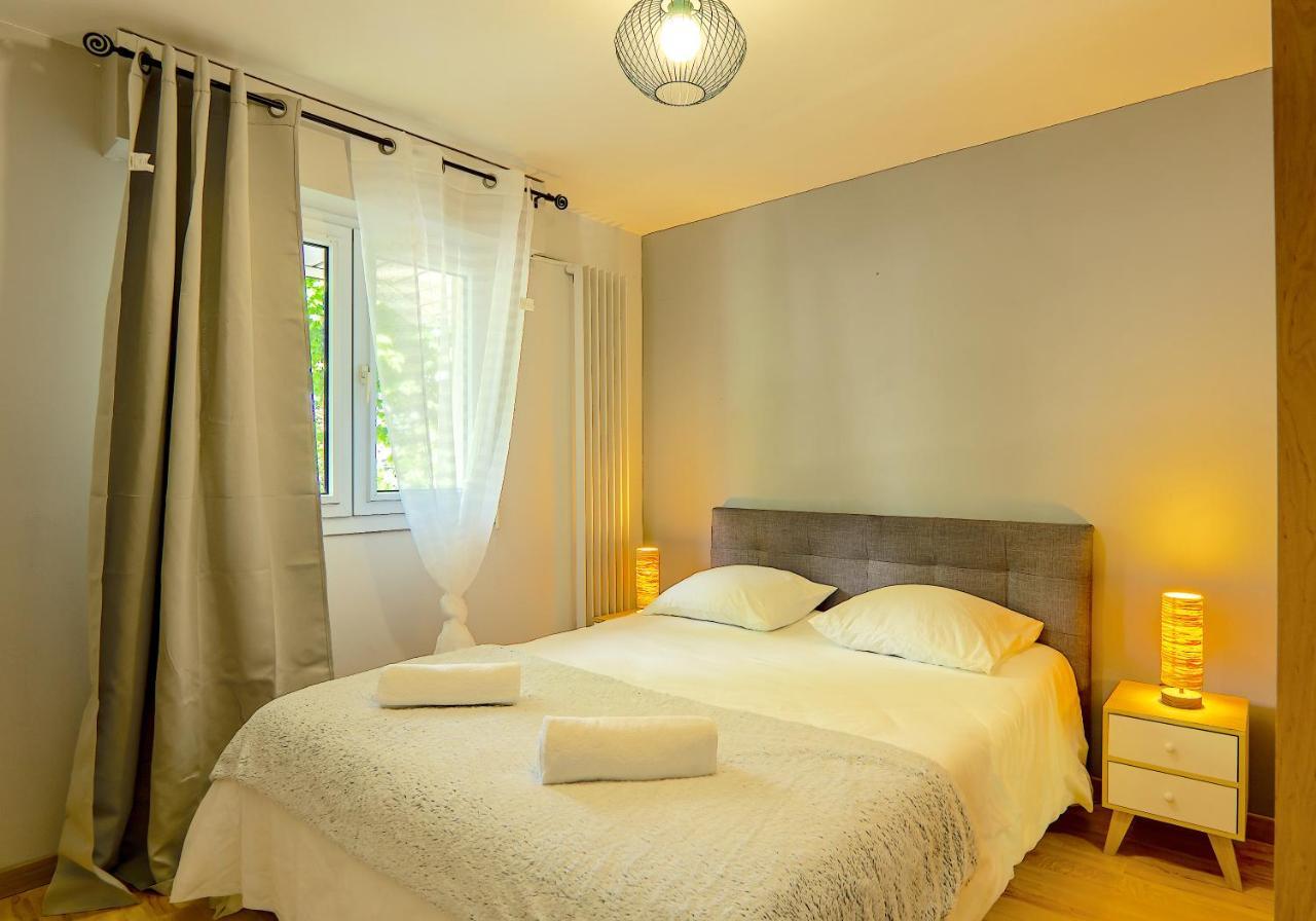 100 Geneve Joli T2 Avec Place De Parking Privee อานซี ภายนอก รูปภาพ